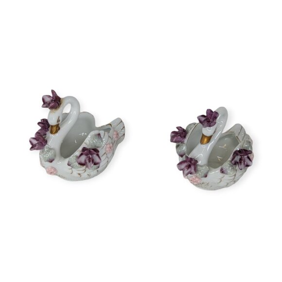 Vintage Lefton China Hand Painted Floral Purple & White Porcelain Swans Set 2 - Picture 1 of 14
